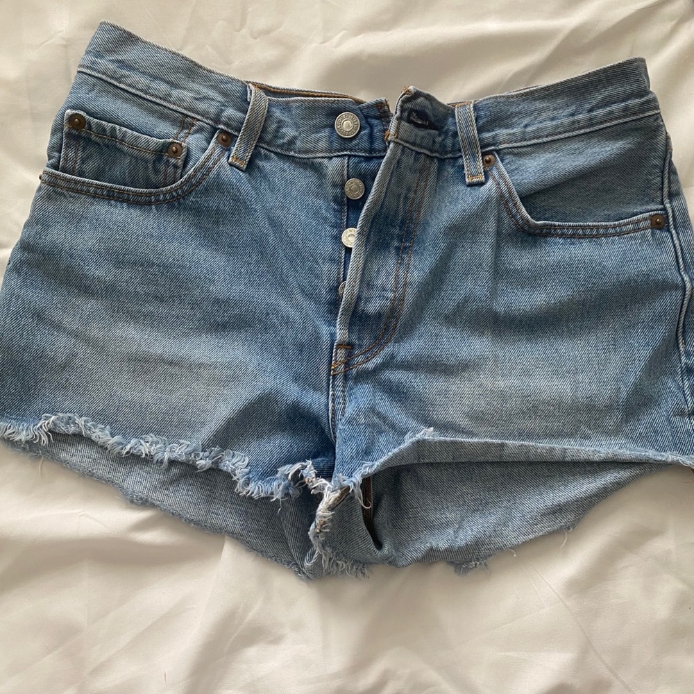 Blue jean Levi shorts